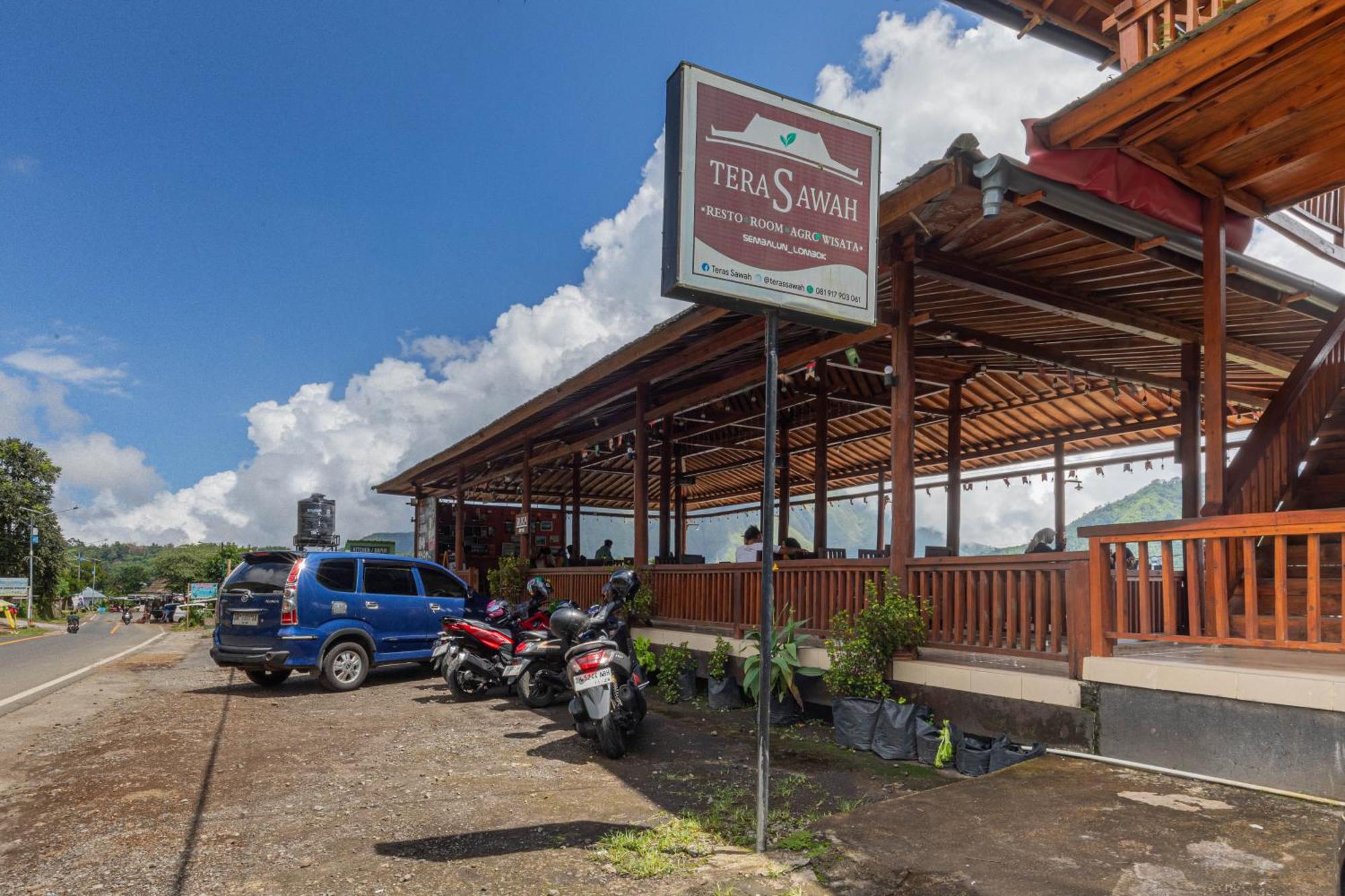 Teras Sawah Guest House Syariah 塞姆博伦拉旺 外观 照片