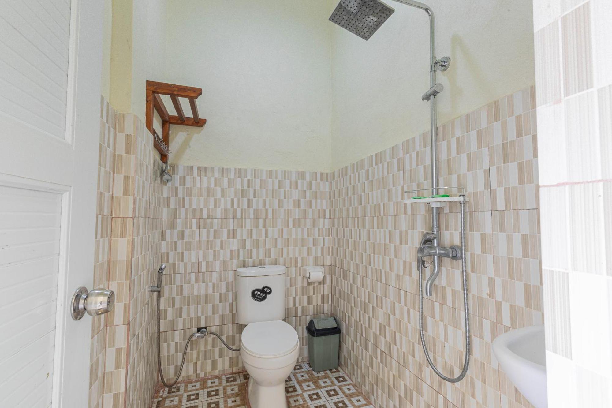 Teras Sawah Guest House Syariah 塞姆博伦拉旺 外观 照片